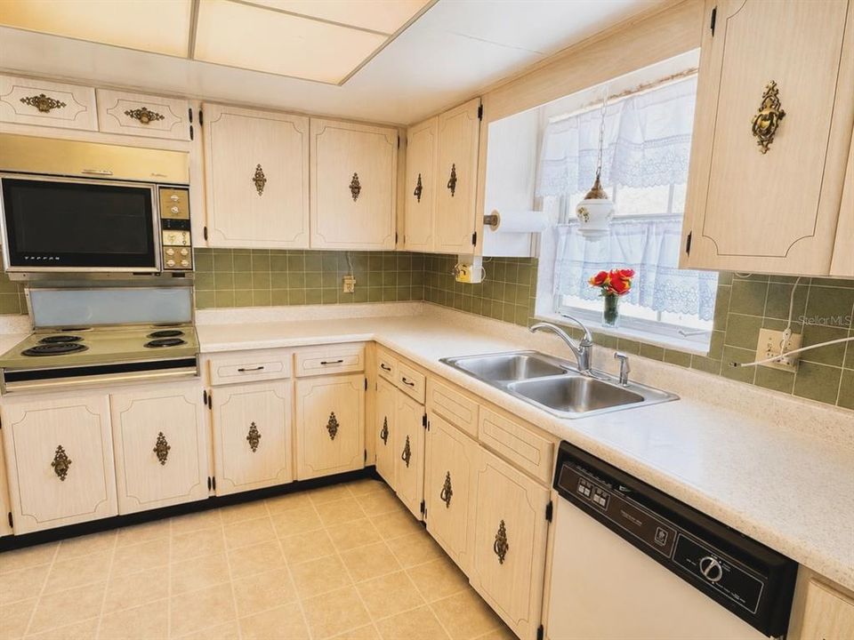 En Venta: $179,900 (2 camas, 2 baños, 1400 Pies cuadrados)