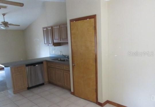 For Sale: $270,000 (3 beds, 2 baths, 1514 Square Feet)