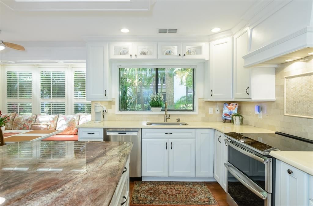 Active With Contract: $625,000 (3 beds, 2 baths, 2545 Square Feet)