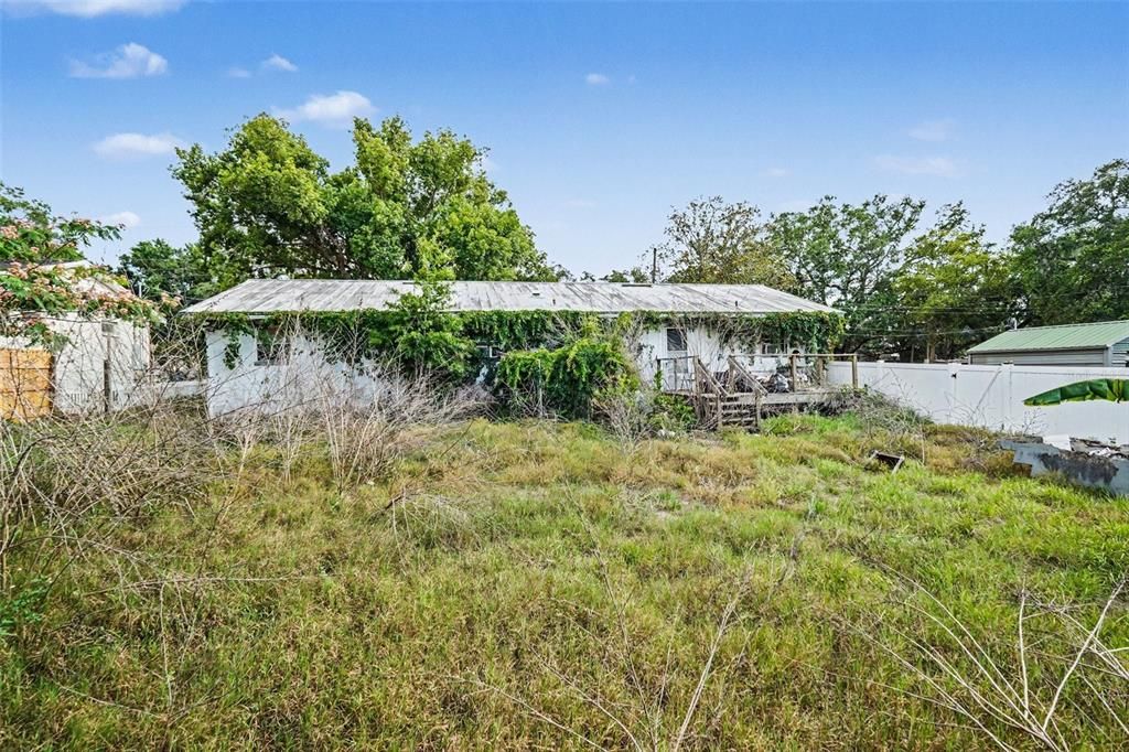 Activo con contrato: $259,999 (4 camas, 2 baños, 1765 Pies cuadrados)