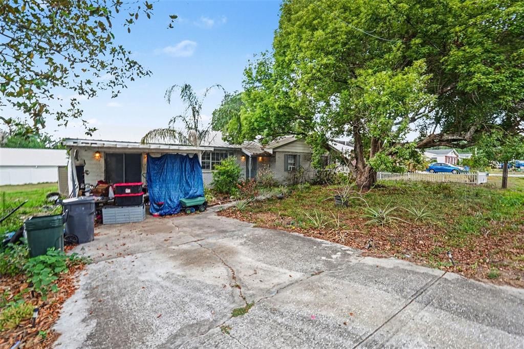 Activo con contrato: $259,999 (4 camas, 2 baños, 1765 Pies cuadrados)