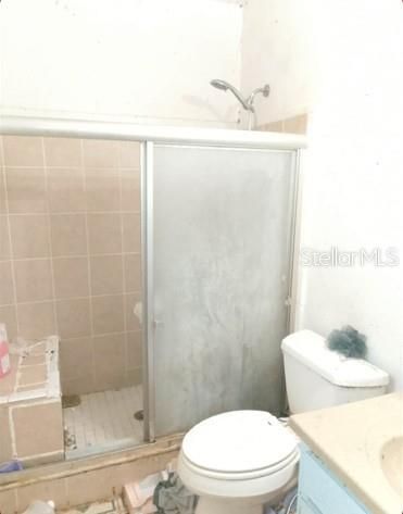 Activo con contrato: $259,999 (4 camas, 2 baños, 1765 Pies cuadrados)