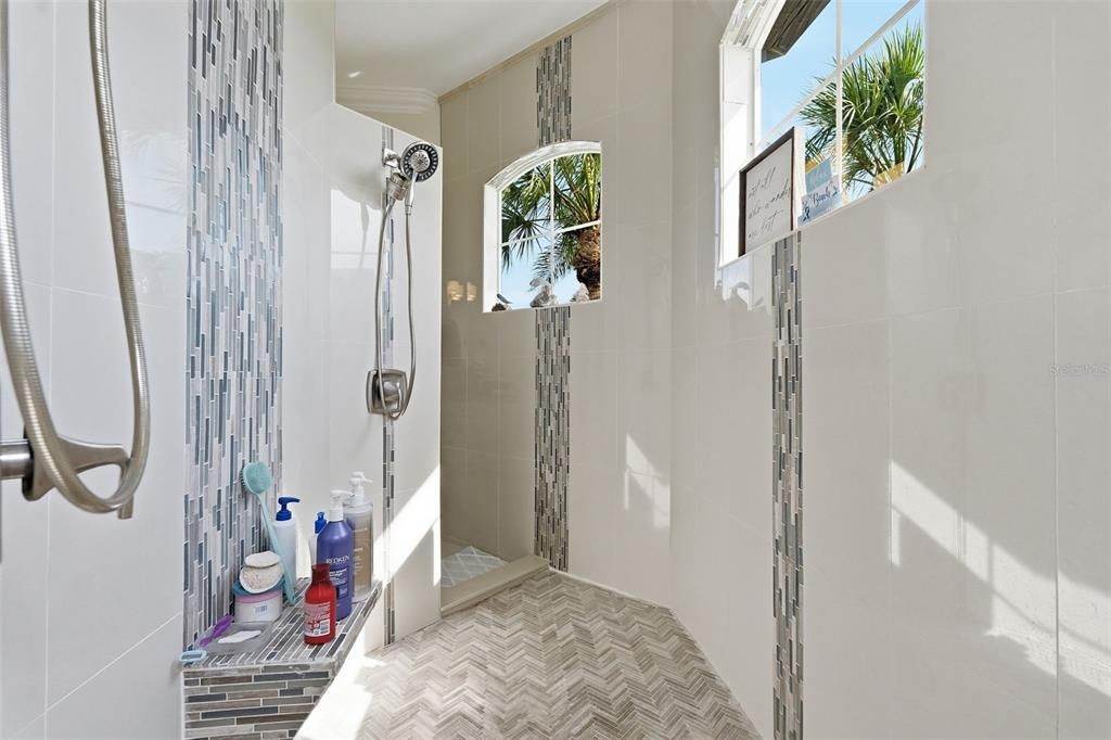 En Venta: $659,000 (3 camas, 3 baños, 1734 Pies cuadrados)
