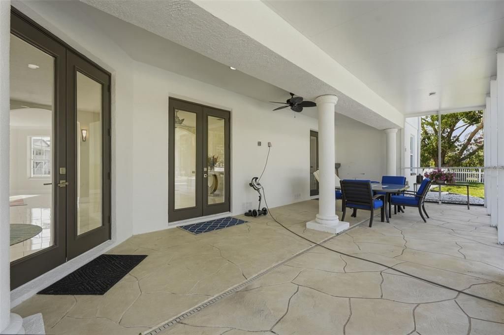 En Venta: $659,000 (3 camas, 3 baños, 1734 Pies cuadrados)