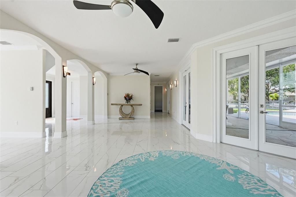En Venta: $659,000 (3 camas, 3 baños, 1734 Pies cuadrados)