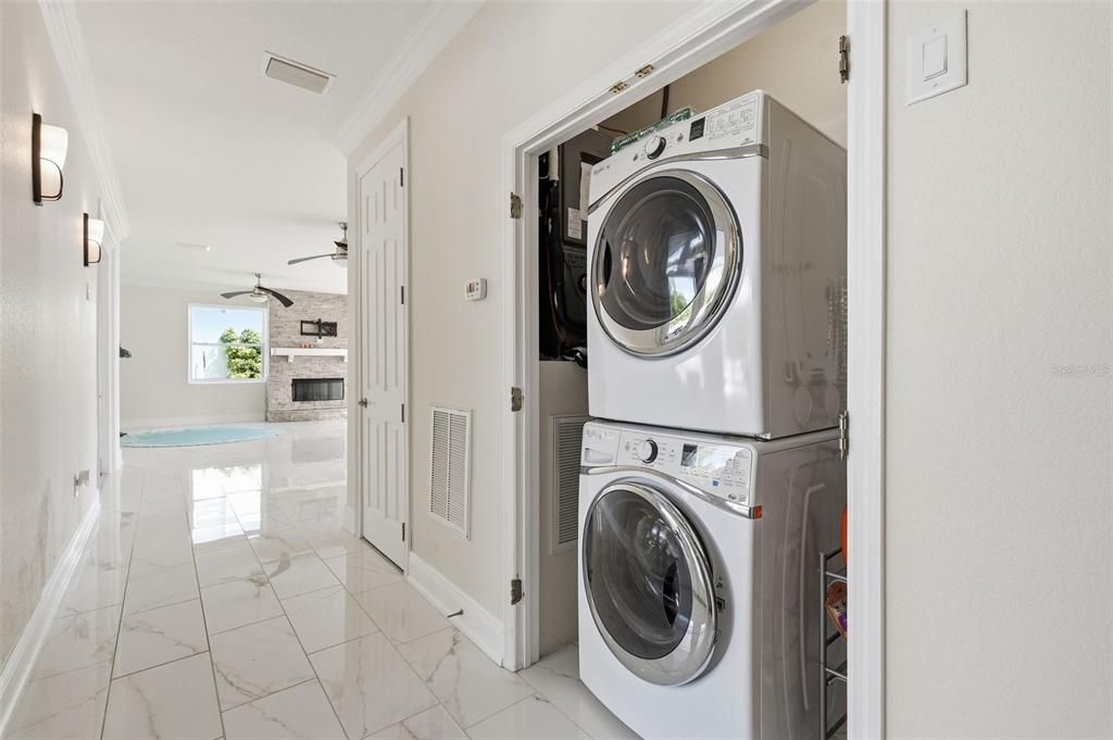 En Venta: $659,000 (3 camas, 3 baños, 1734 Pies cuadrados)