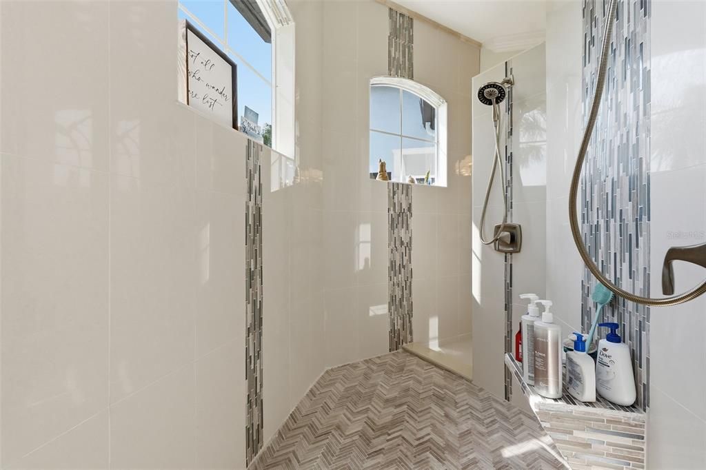 En Venta: $659,000 (3 camas, 3 baños, 1734 Pies cuadrados)