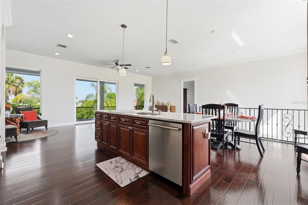 En Venta: $659,000 (3 camas, 3 baños, 1734 Pies cuadrados)