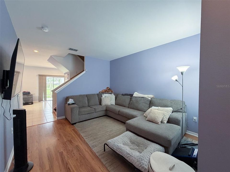 For Sale: $279,000 (3 beds, 2 baths, 1282 Square Feet)