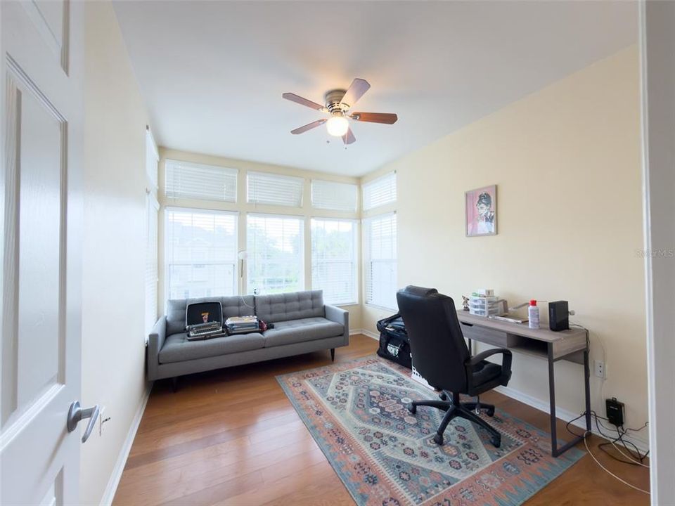 For Sale: $279,000 (3 beds, 2 baths, 1282 Square Feet)
