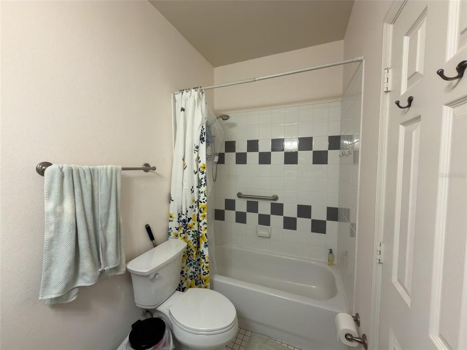 For Sale: $279,000 (3 beds, 2 baths, 1282 Square Feet)
