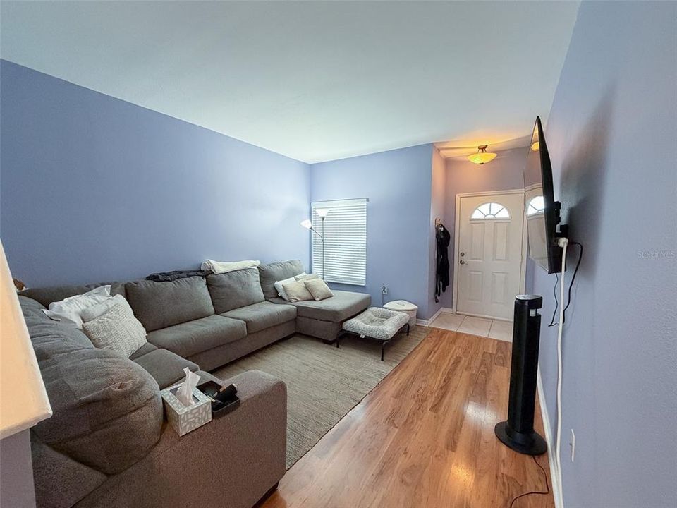 For Sale: $279,000 (3 beds, 2 baths, 1282 Square Feet)