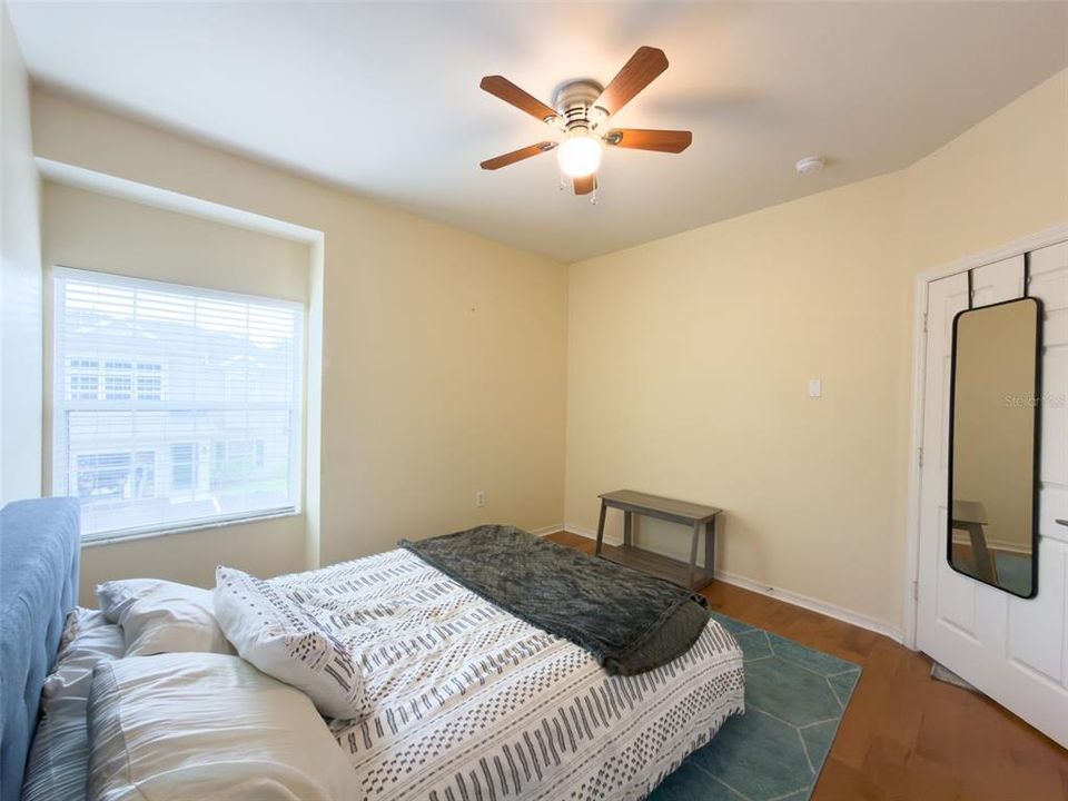 For Sale: $279,000 (3 beds, 2 baths, 1282 Square Feet)