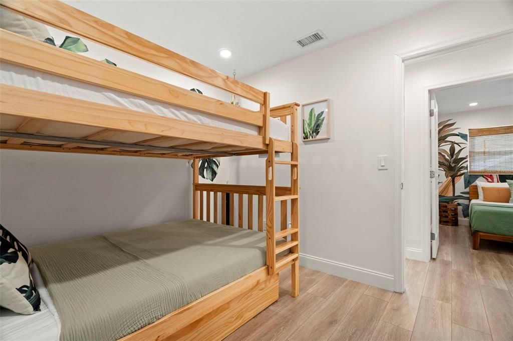 Activo con contrato: $399,000 (3 camas, 2 baños, 1173 Pies cuadrados)