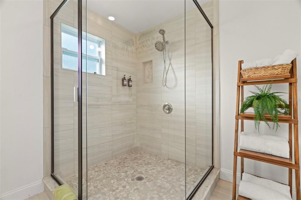 Activo con contrato: $399,000 (3 camas, 2 baños, 1173 Pies cuadrados)