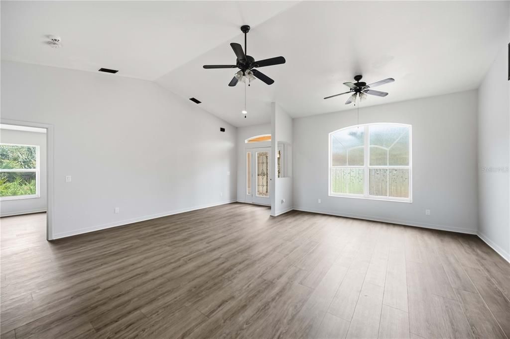 Active With Contract: $265,000 (3 beds, 2 baths, 1871 Square Feet)