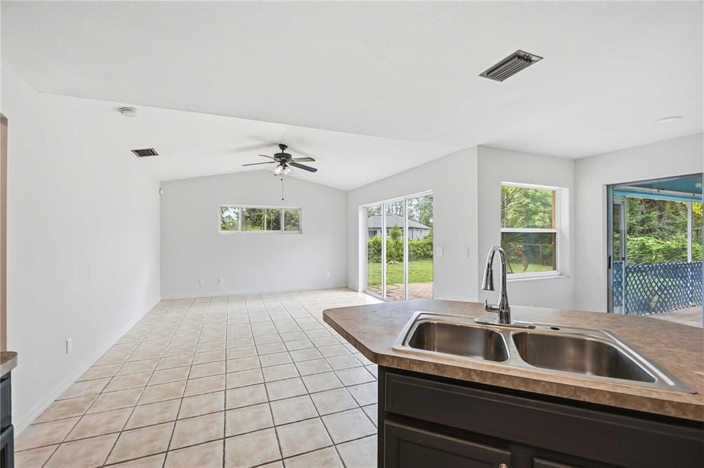 Active With Contract: $265,000 (3 beds, 2 baths, 1871 Square Feet)
