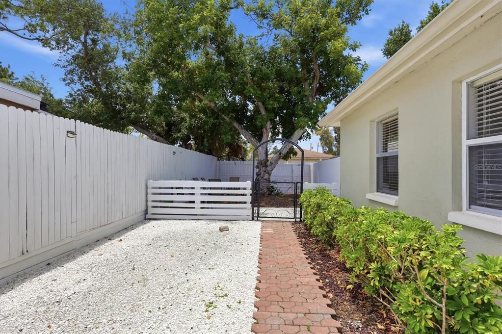 For Sale: $412,500 (8 beds, 0 baths, 1199 Square Feet)