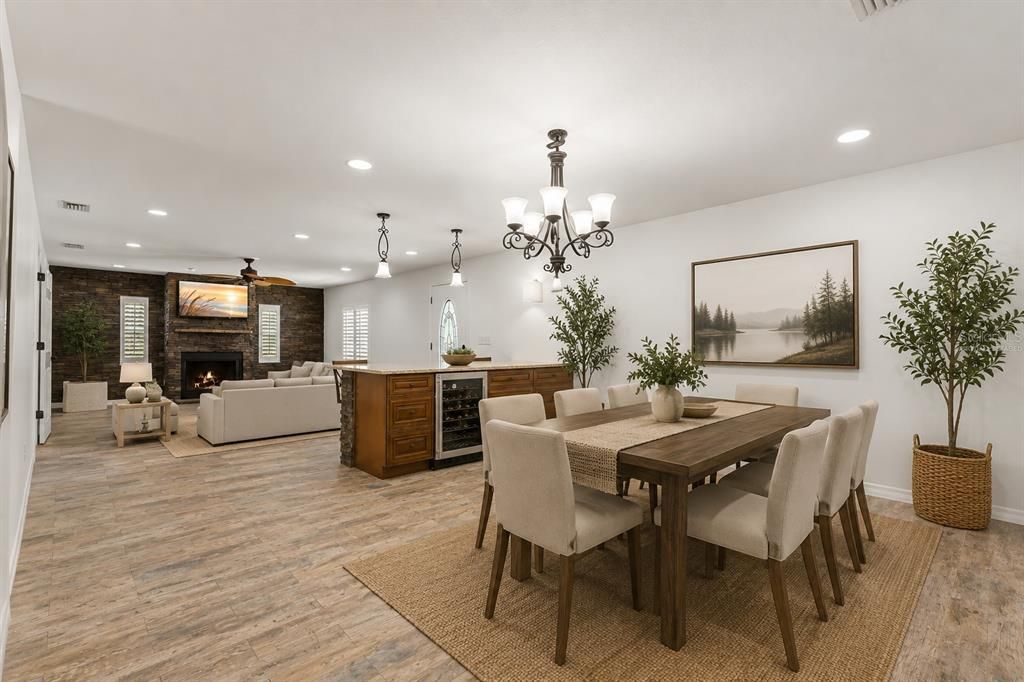 For Sale: $550,000 (2 beds, 1 baths, 1554 Square Feet)