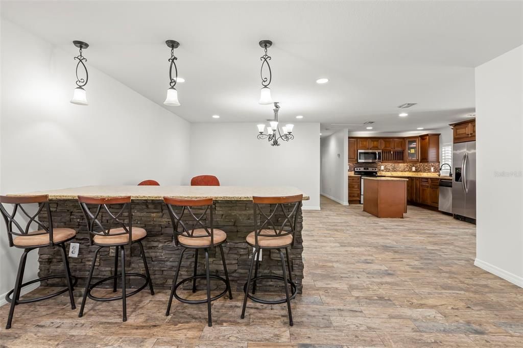 For Sale: $550,000 (2 beds, 1 baths, 1554 Square Feet)