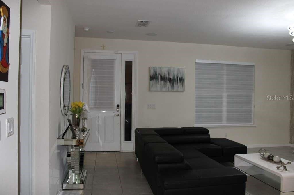 For Sale: $384,500 (3 beds, 2 baths, 1617 Square Feet)