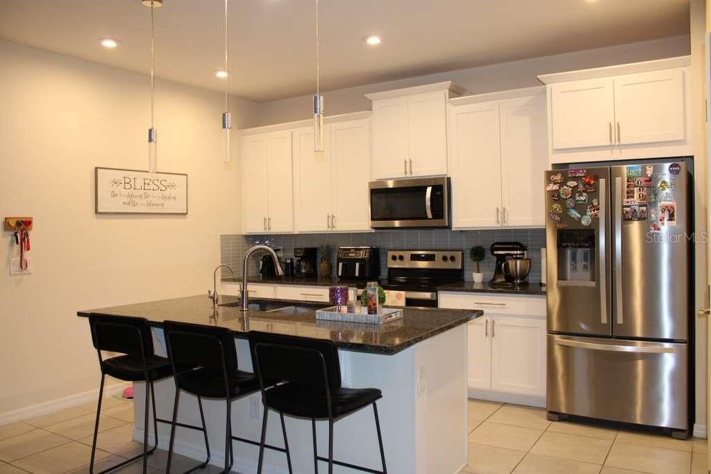 For Sale: $384,500 (3 beds, 2 baths, 1617 Square Feet)