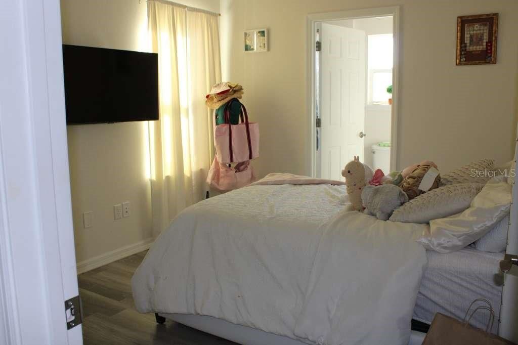 For Sale: $384,500 (3 beds, 2 baths, 1617 Square Feet)