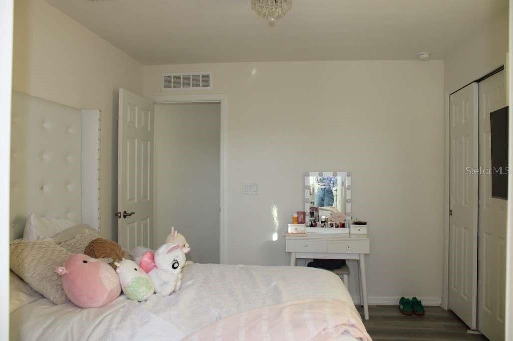 For Sale: $384,500 (3 beds, 2 baths, 1617 Square Feet)