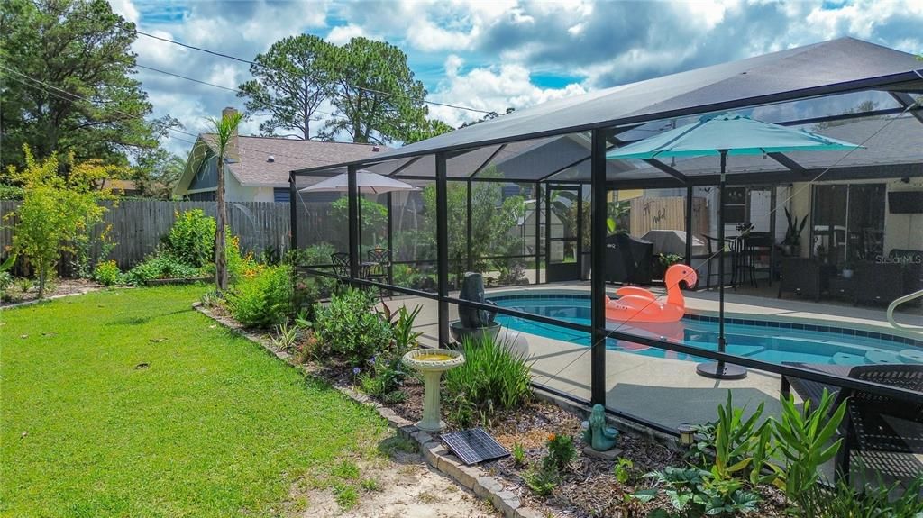 For Sale: $259,900 (2 beds, 1 baths, 816 Square Feet)
