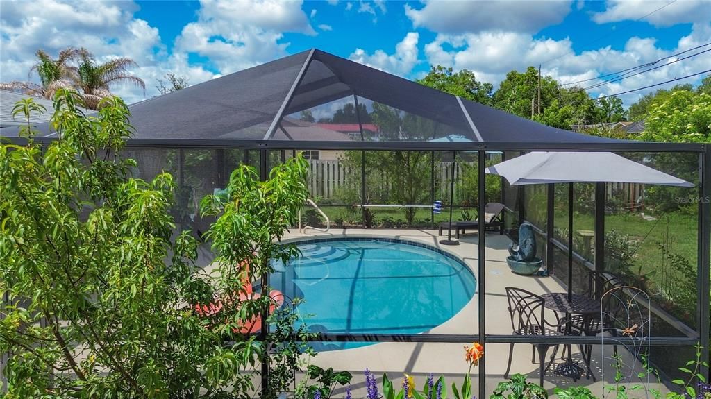 For Sale: $259,900 (2 beds, 1 baths, 816 Square Feet)