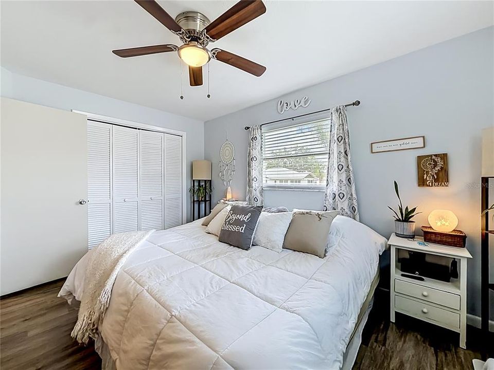 For Sale: $259,900 (2 beds, 1 baths, 816 Square Feet)