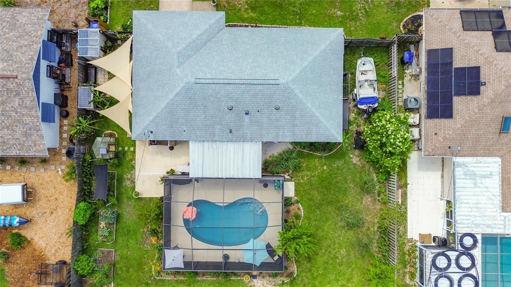 For Sale: $259,900 (2 beds, 1 baths, 816 Square Feet)