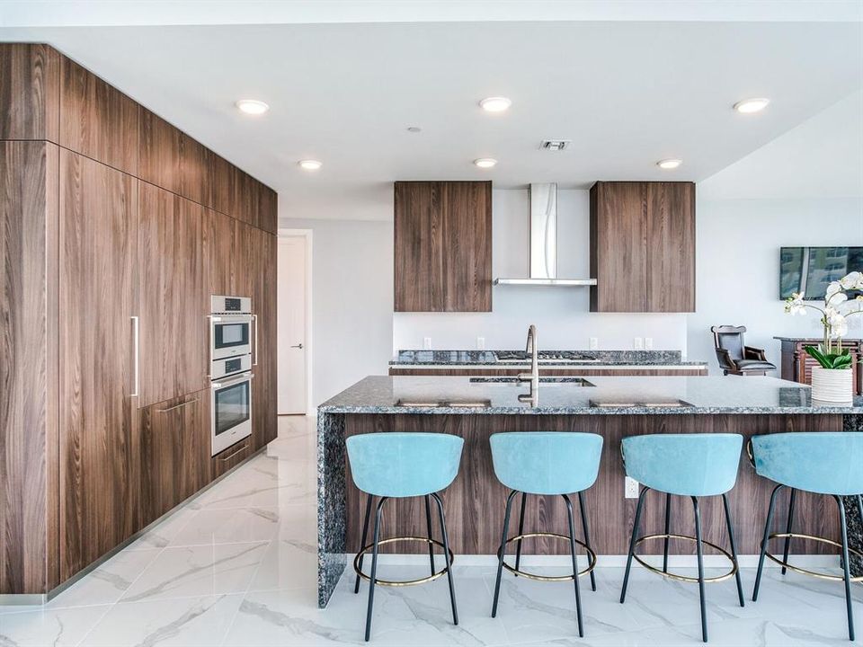 For Rent: $10,000 (3 beds, 3 baths, 3078 Square Feet)
