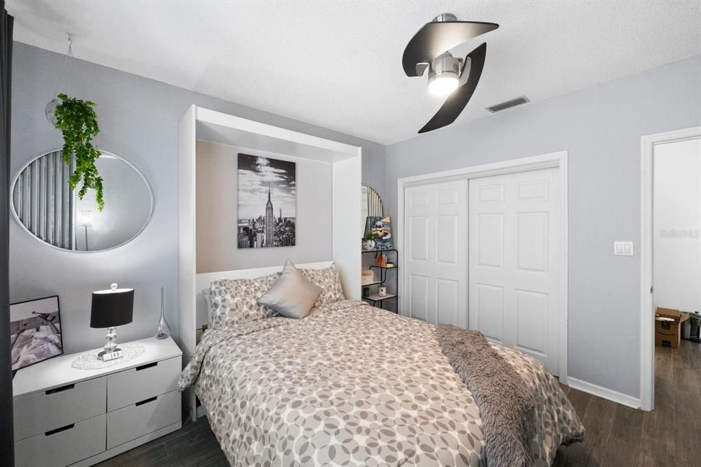 For Sale: $414,999 (2 beds, 2 baths, 1235 Square Feet)