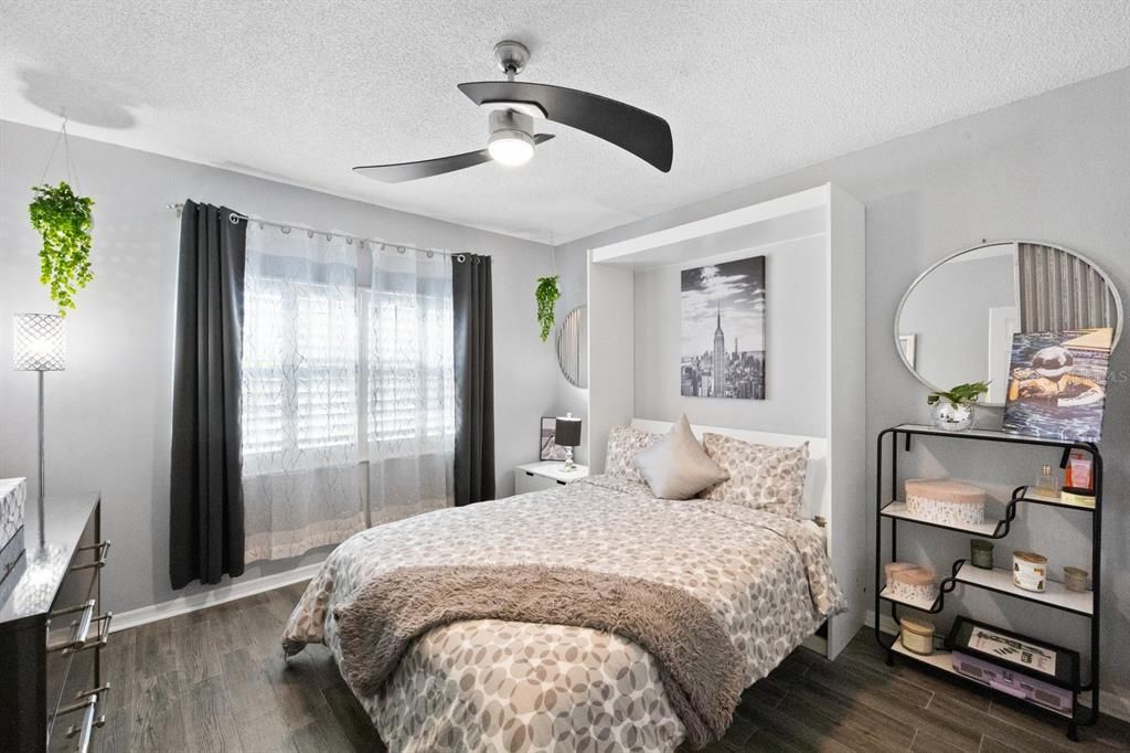 For Sale: $414,999 (2 beds, 2 baths, 1235 Square Feet)