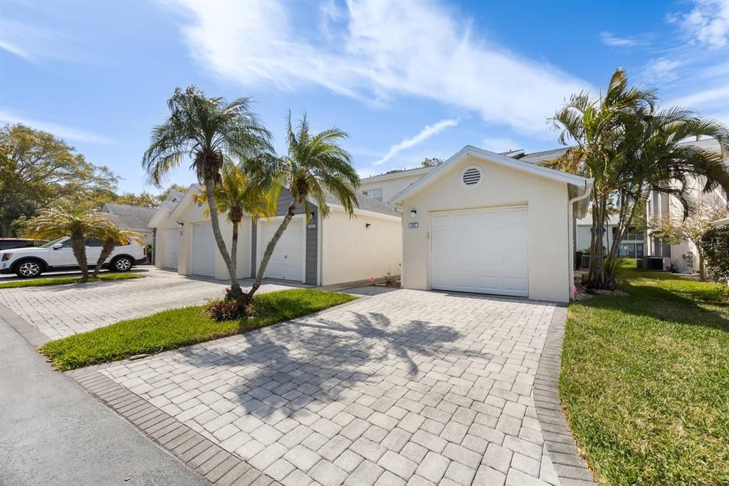 For Sale: $414,999 (2 beds, 2 baths, 1235 Square Feet)