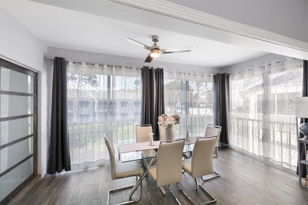 For Sale: $414,999 (2 beds, 2 baths, 1235 Square Feet)