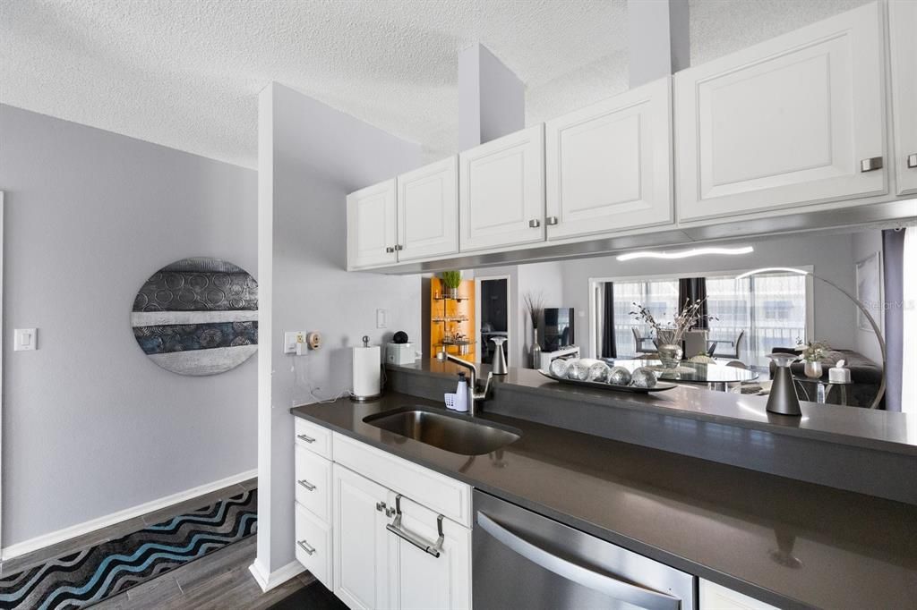 For Sale: $414,999 (2 beds, 2 baths, 1235 Square Feet)