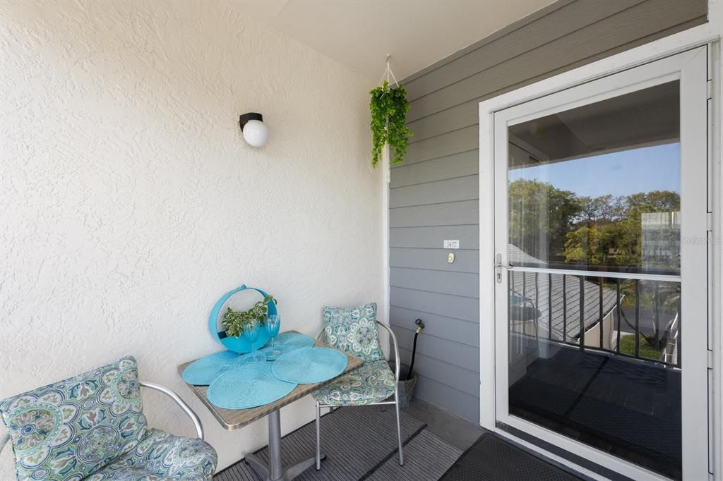 For Sale: $414,999 (2 beds, 2 baths, 1235 Square Feet)