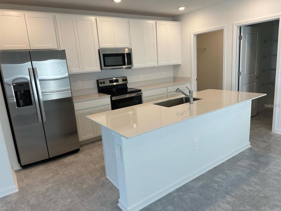 В аренду: $2,690 (5 спален, 2 ванн, 2389 Квадратных фут)