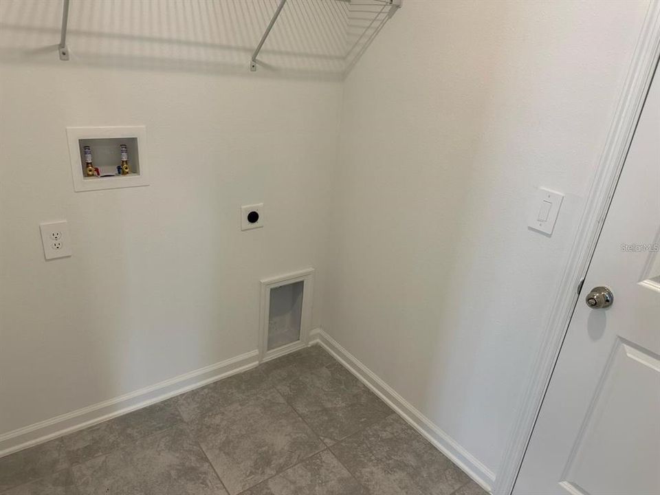 В аренду: $2,690 (5 спален, 2 ванн, 2389 Квадратных фут)