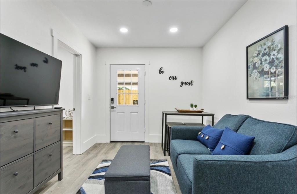 En Venta: $799,999 (6 camas, 3 baños, 2840 Pies cuadrados)