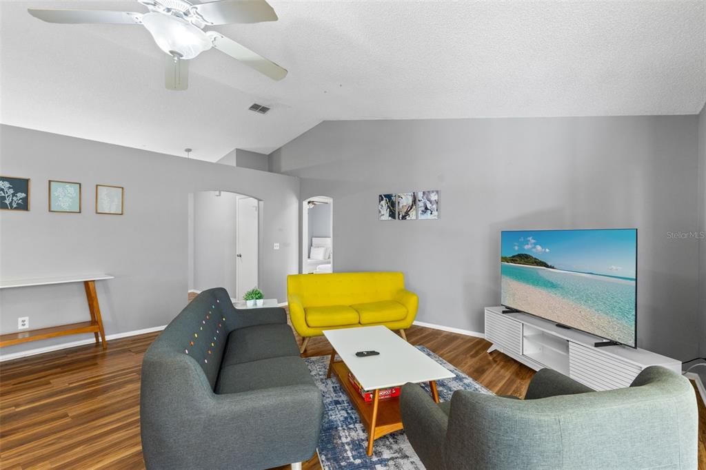 For Sale: $365,000 (3 beds, 2 baths, 1535 Square Feet)