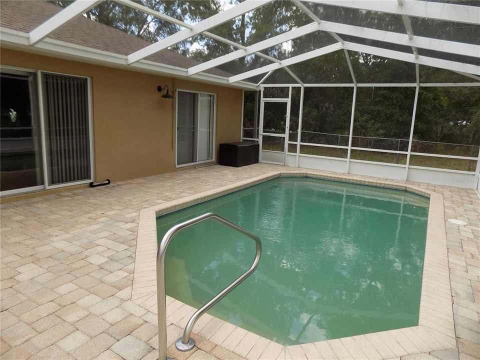 For Sale: $319,500 (3 beds, 2 baths, 1566 Square Feet)