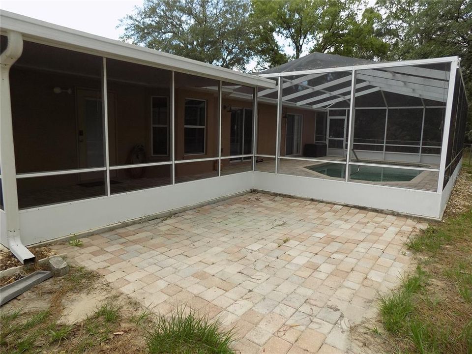 For Sale: $319,500 (3 beds, 2 baths, 1566 Square Feet)
