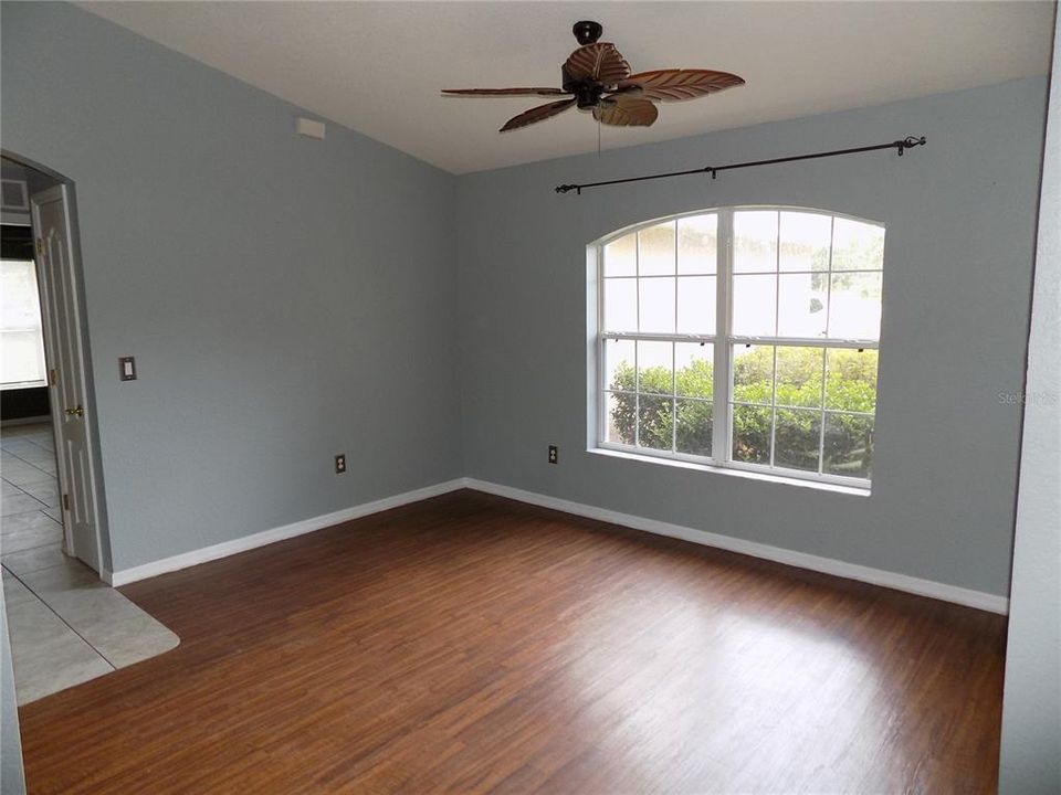 For Sale: $319,500 (3 beds, 2 baths, 1566 Square Feet)