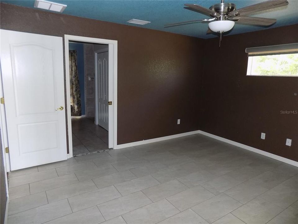 For Sale: $319,500 (3 beds, 2 baths, 1566 Square Feet)