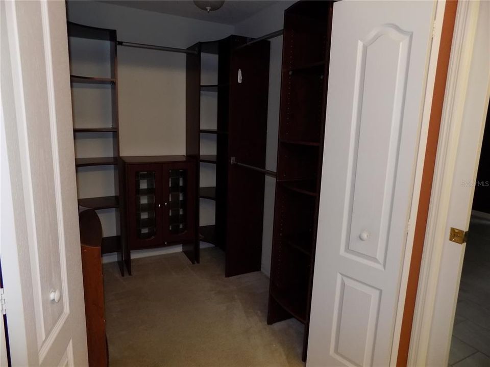 For Sale: $319,500 (3 beds, 2 baths, 1566 Square Feet)