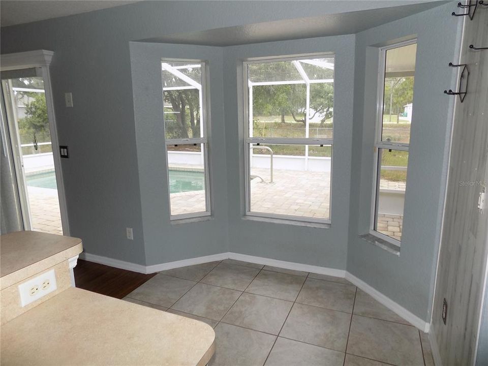 For Sale: $319,500 (3 beds, 2 baths, 1566 Square Feet)