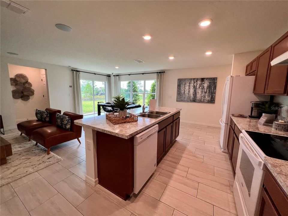 For Rent: $2,650 (4 beds, 2 baths, 1635 Square Feet)